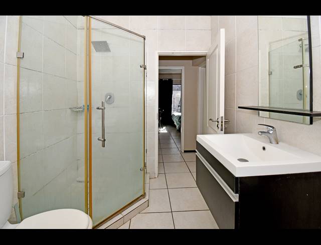 2 BEDROOM APARTMENT FOR SALE IN NOORDHANG